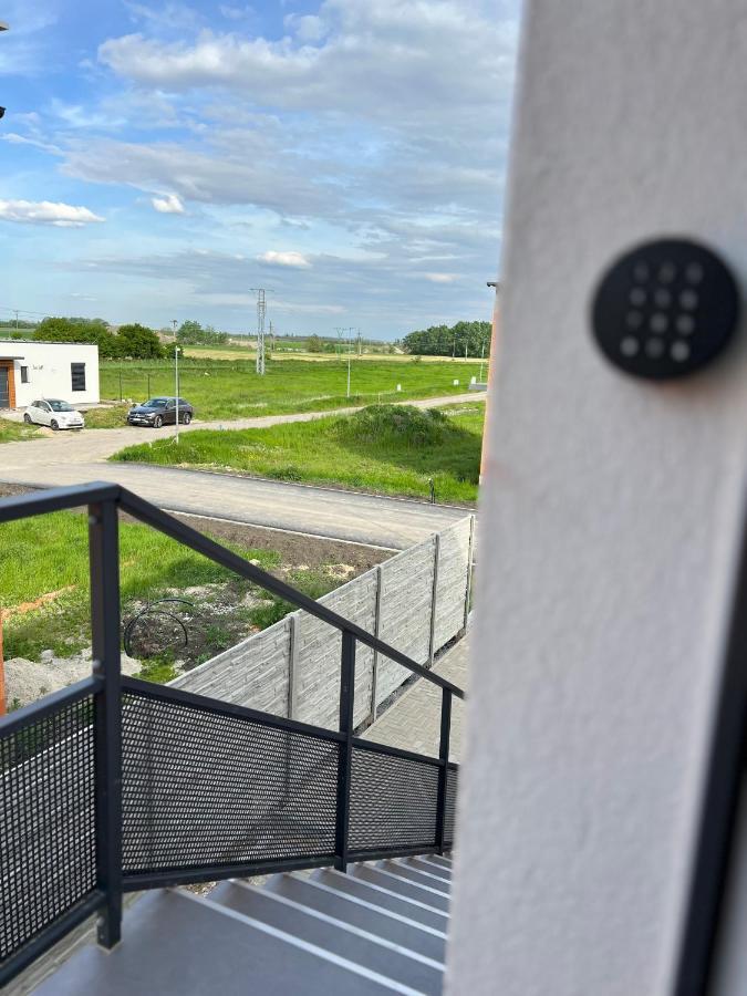 Apartmany Catalina Nesvady Esterno foto