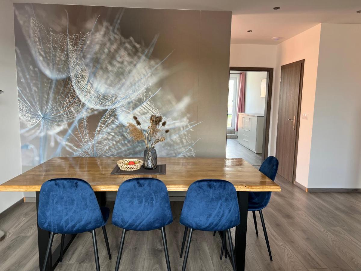 Apartmany Catalina Nesvady Esterno foto