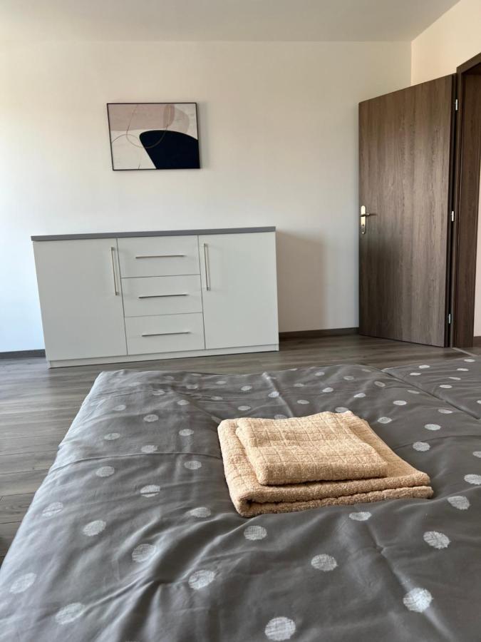 Apartmany Catalina Nesvady Esterno foto