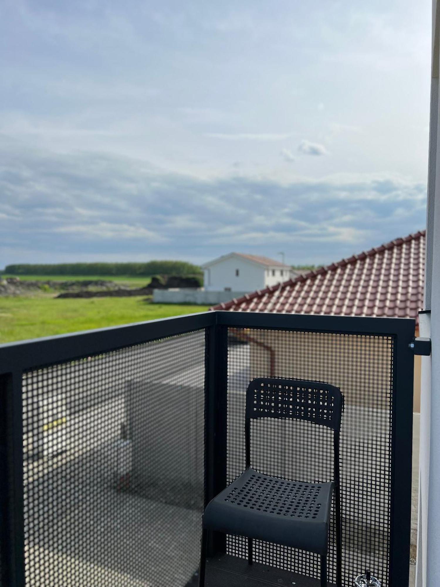 Apartmany Catalina Nesvady Esterno foto