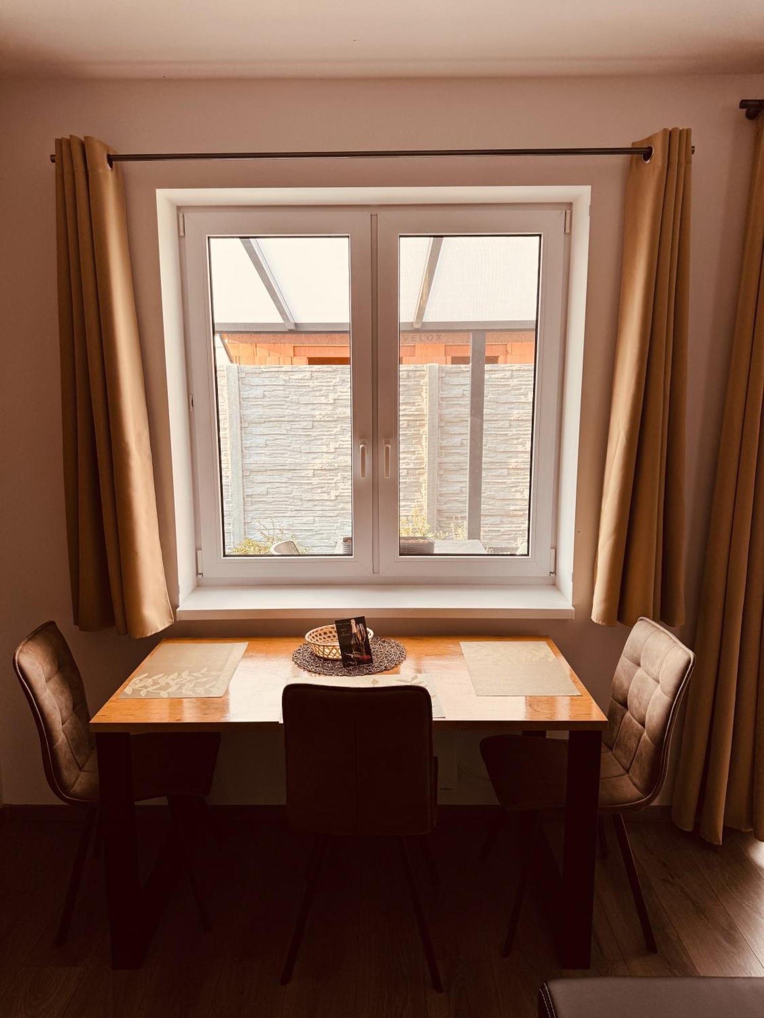 Apartmany Catalina Nesvady Esterno foto